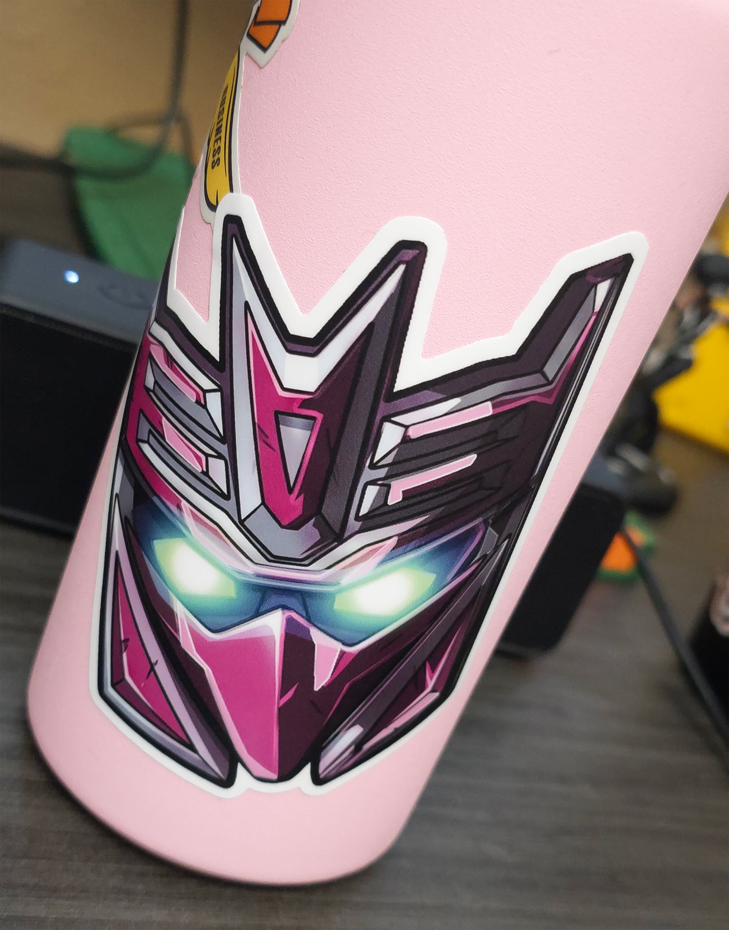 MegaFan — Venomstrike (Magenta)